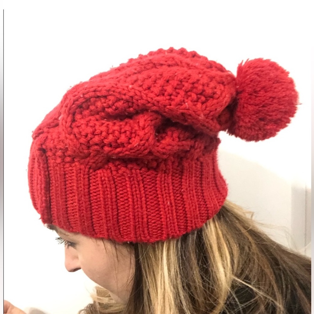 🆕 Gap Chunky Cable Knit Red Pom Pom Beanie Knit Hat, Cozy Warm Winter Hat